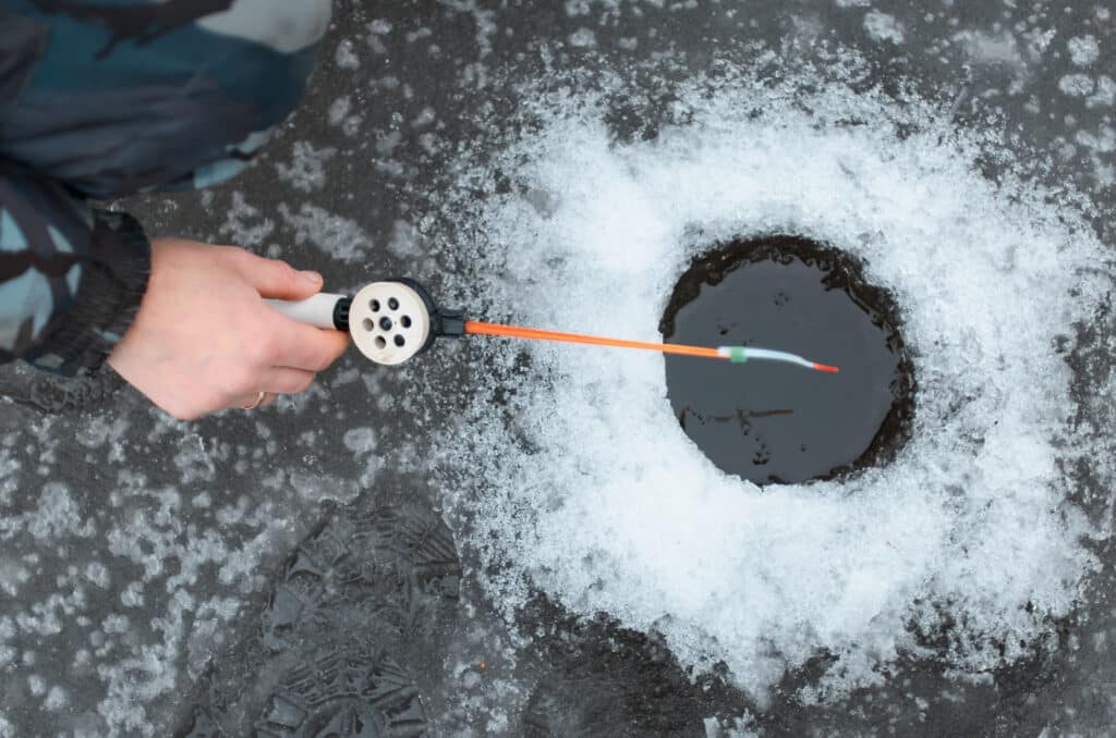 fanatic4fishing.com : How do you target fish for ice fishing?