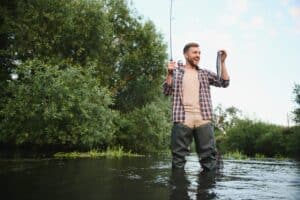 fanatic4fishing.com : How should I dress for a fishing trip?